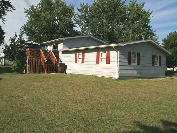 3rd image of 202 Birchwood Ct