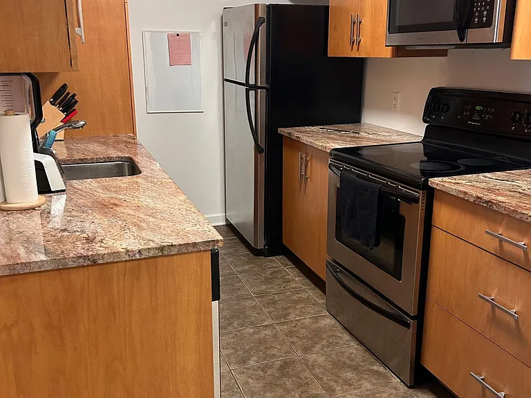 138 Somerset St W #911 — Photo 3
