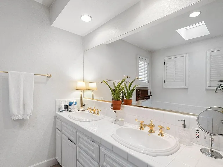 14985 Quito Rd — Photo 14