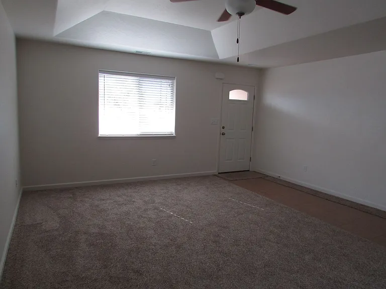 2456 Hannah Ln — Photo 4