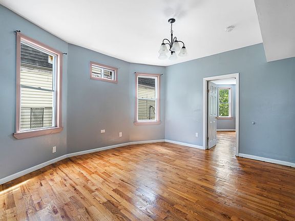 2nd image of 14-16 Treacy Ave #2