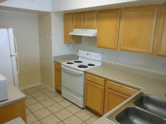 4th image of 1000 Villagio Cir #208-13