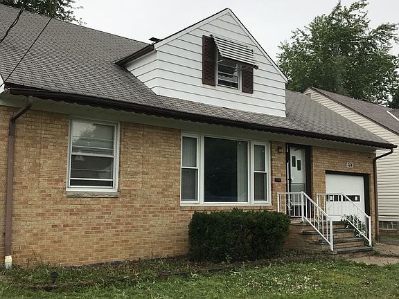 3rd image of 384 Halle Dr