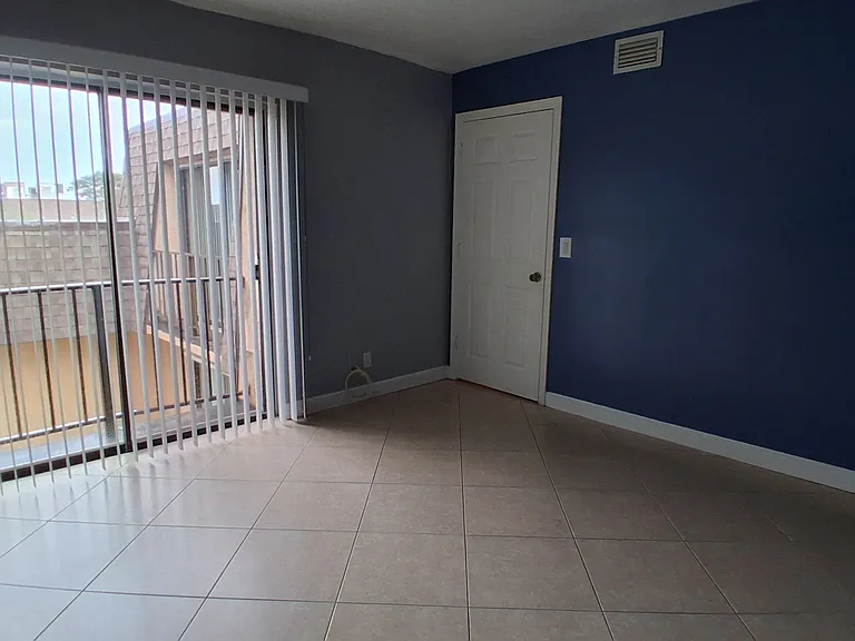 303 Waterview Dr — Photo 20