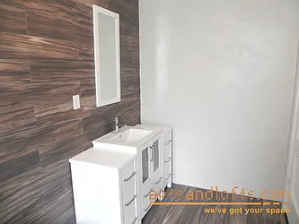Rented by aptsandlofts.com