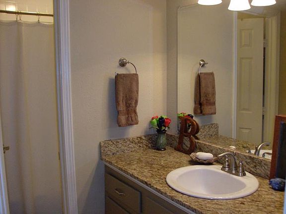 2nd image of 307 Park Ln