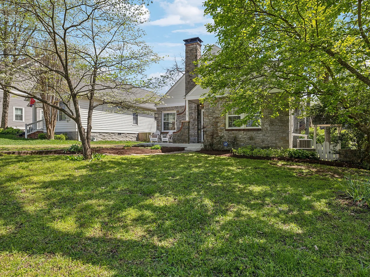 3 bed, 1563 sqft, $3,800 — Photo 3