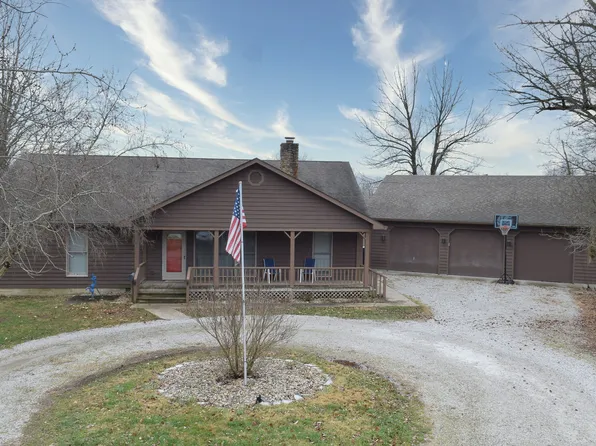 28 Sunset Dr, Greencastle, IN 46135