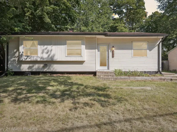 4213 Cabot St, Portage, MI 49002