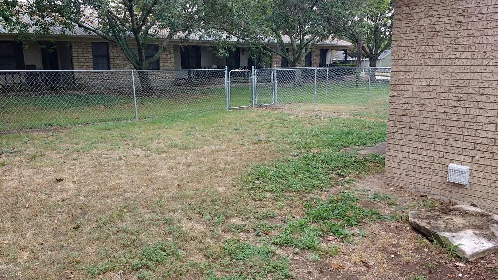 1001 Lewis Drive — Photo 2