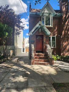 63-29 Dry Harbor Rd #1, Middle Village, NY, 11379