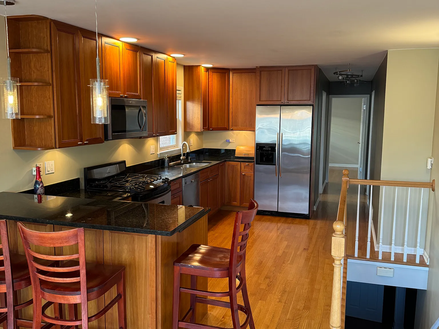 3 bed, 1350 sqft, $3,200 — Photo 4