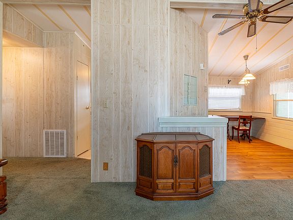 3rd image of 5533 Williamsburg Ln