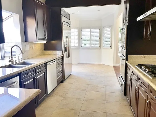 1727 Blossom Ct — Photo 10
