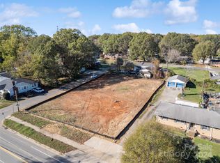 325 N Hoskins Rd, Charlotte, NC 28216