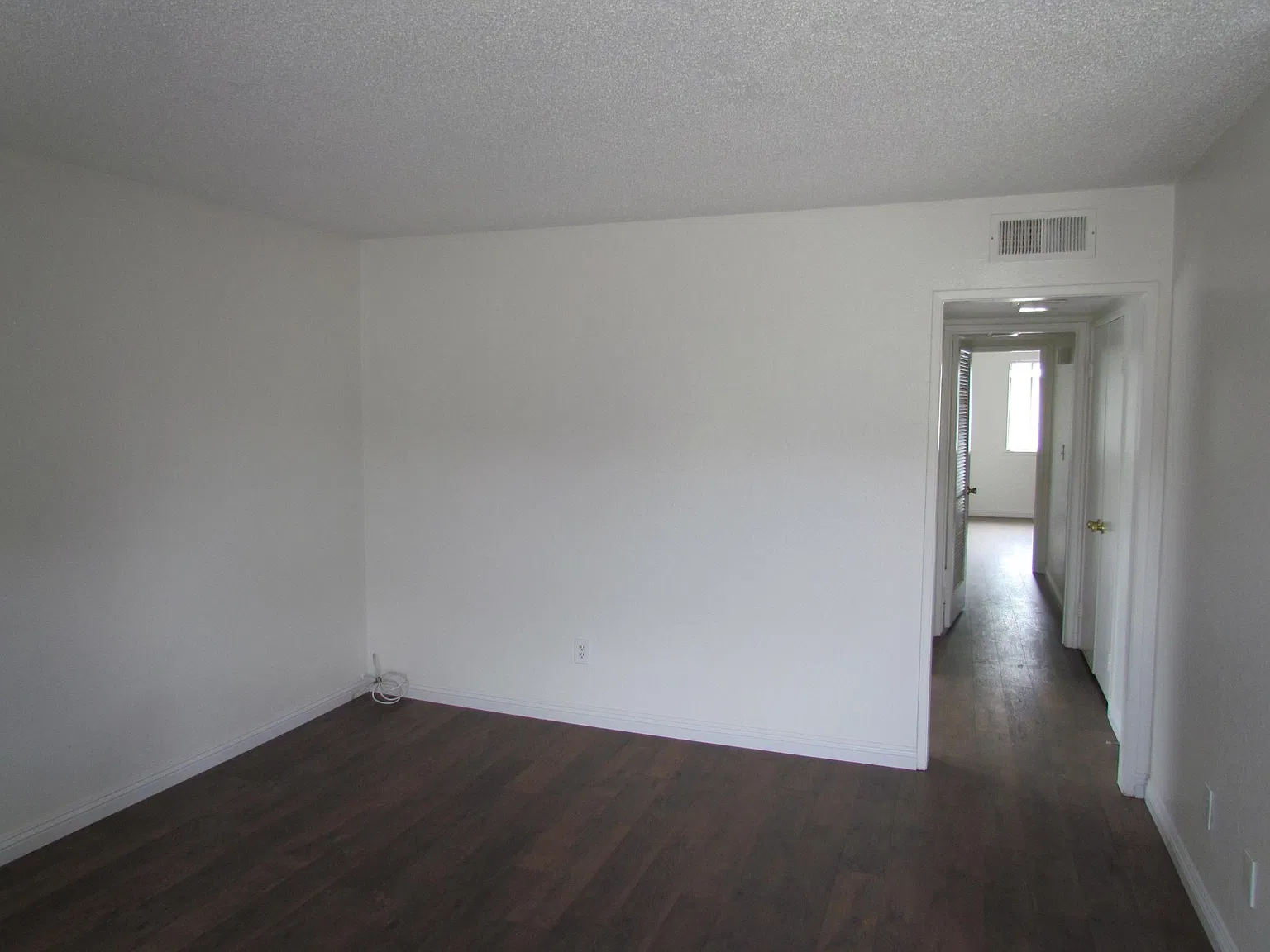 3 bed, 950 sqft, $3,000 — Photo 4