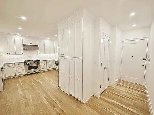 Sold by Rachel Realty | media 6