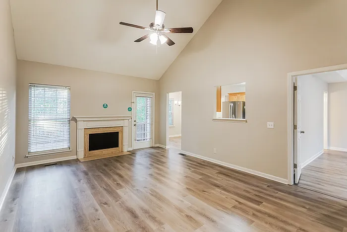 3 bed, 2.0 bath, 1478 sqft, $2,145 — Photo 3