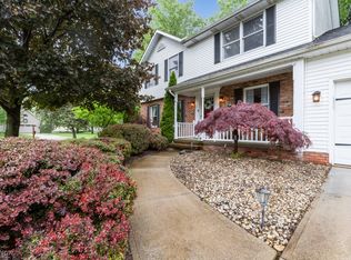 7452 Sir Roberts Ct, Mentor, OH 44060
