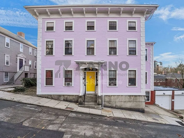 35 Bowen St #A — Photo 1