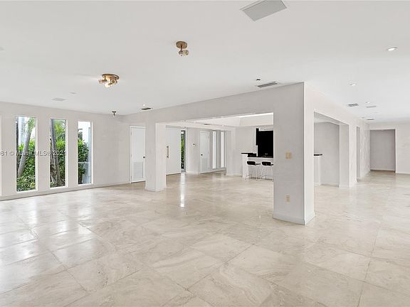 5th image of 6602 Windsor Ln