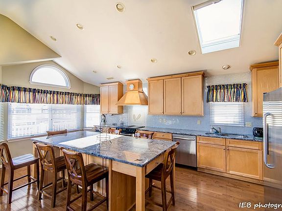 5th image of 4419 Asbury Ave #2