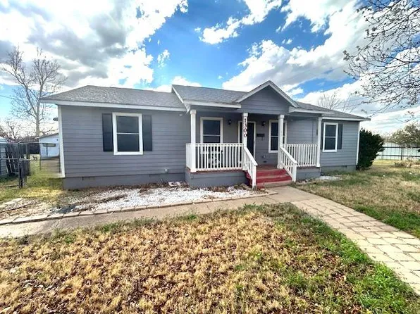 1300 Cleburne St, Vernon, TX 76384