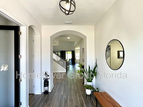 5th image of 906 Grand Cresta Ave
