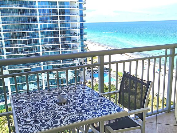 3rd image of 17375 Collins Ave #1507-2