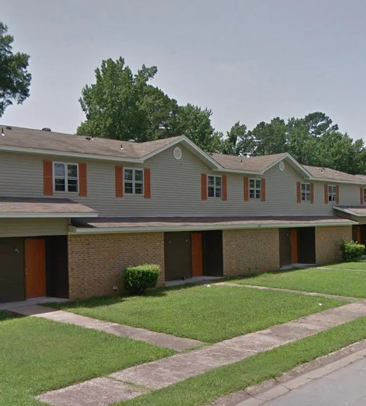 5817 Valley Dr — Photo 1