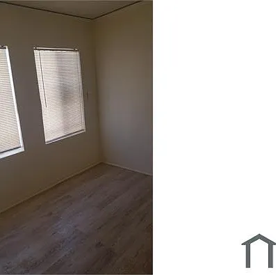 340 1/2 W 52nd Pl — Photo 3