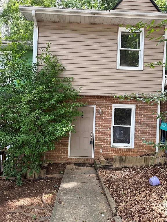 2 bed, 1.5 bath, 1400 sqft, $1,600 — Photo 1