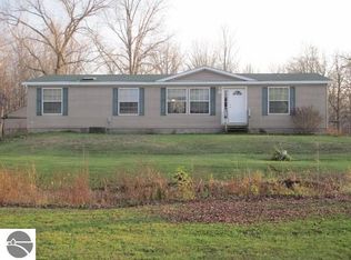 2079 W Kent Rd, Breckenridge, MI 48615