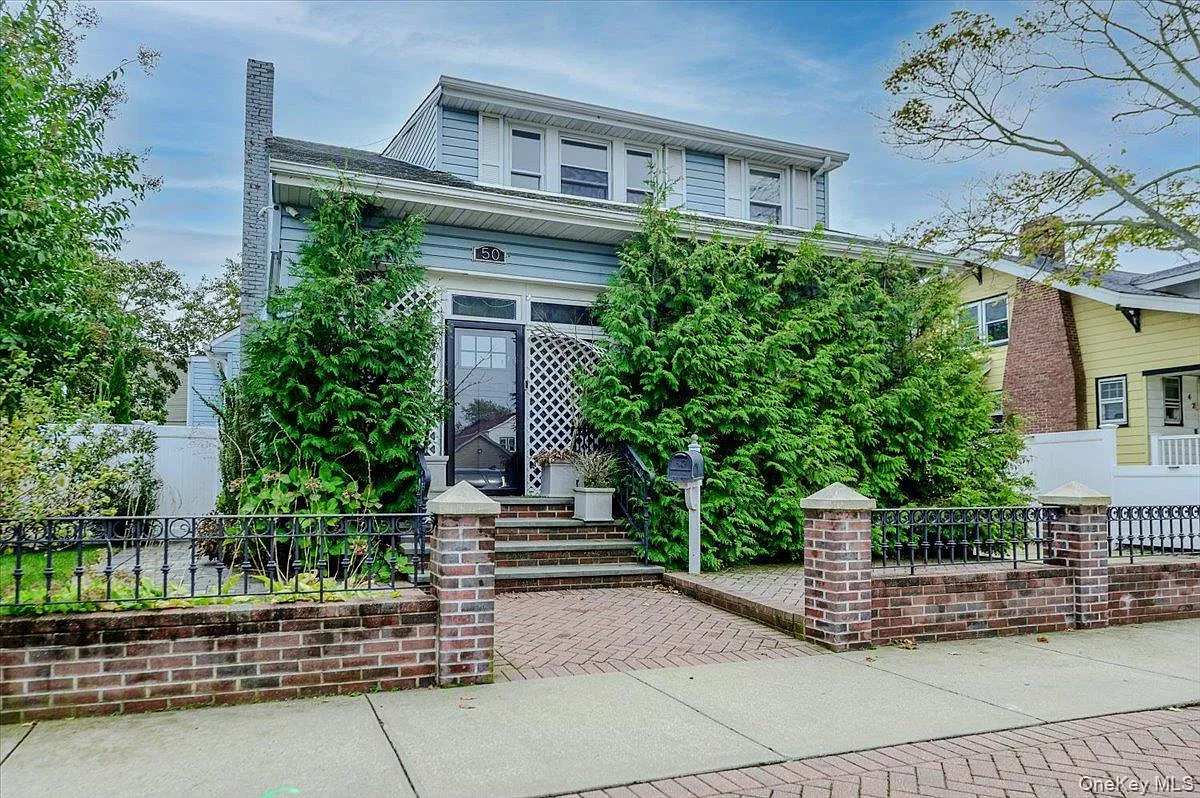 3 bed, 2.0 bath, 2339 sqft, $3,500 — Photo 1