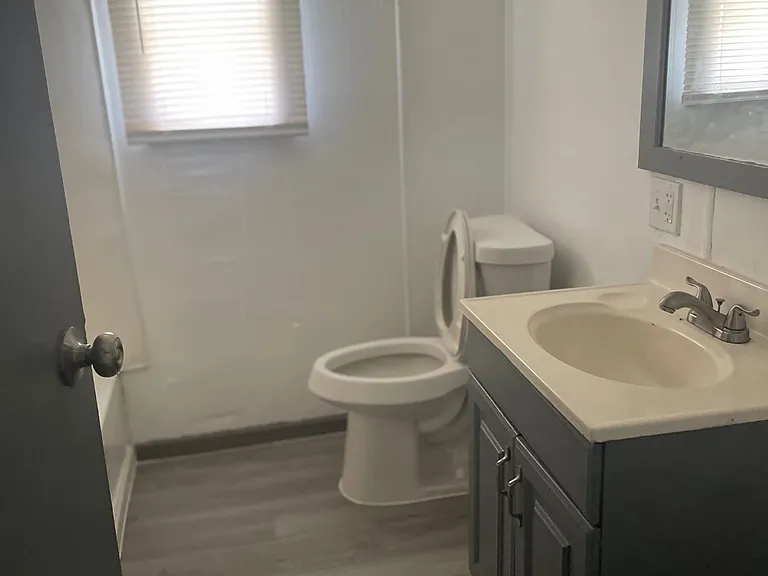 120 Cunningham Blvd — Photo 6