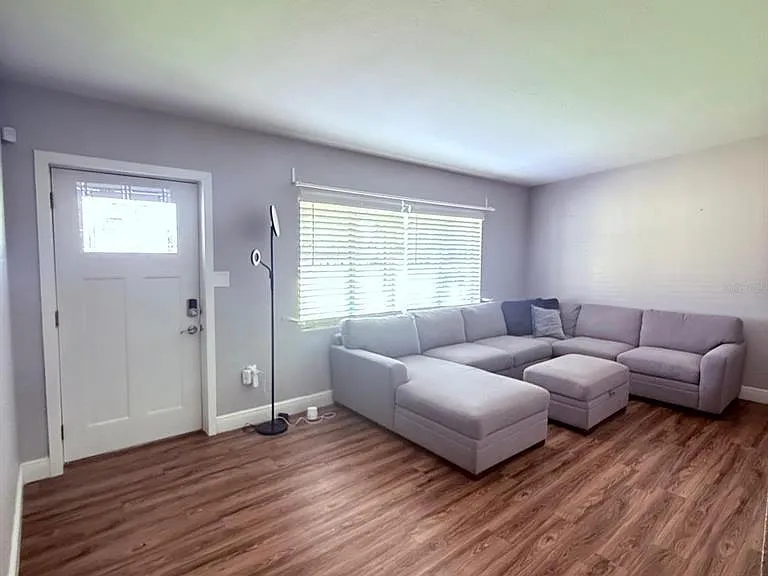 2940 Lake Margaret Dr — Photo 3