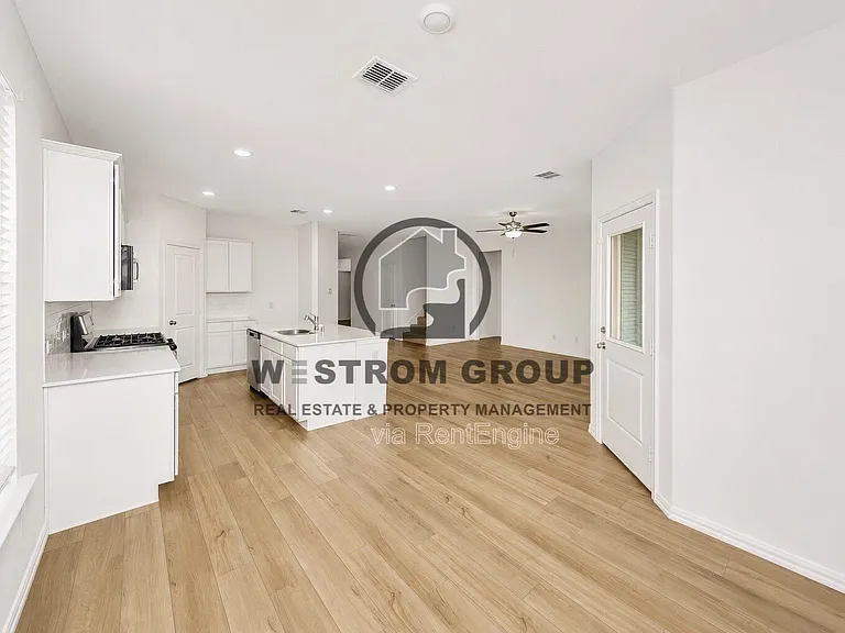 2600 Starwater Dr — Photo 8