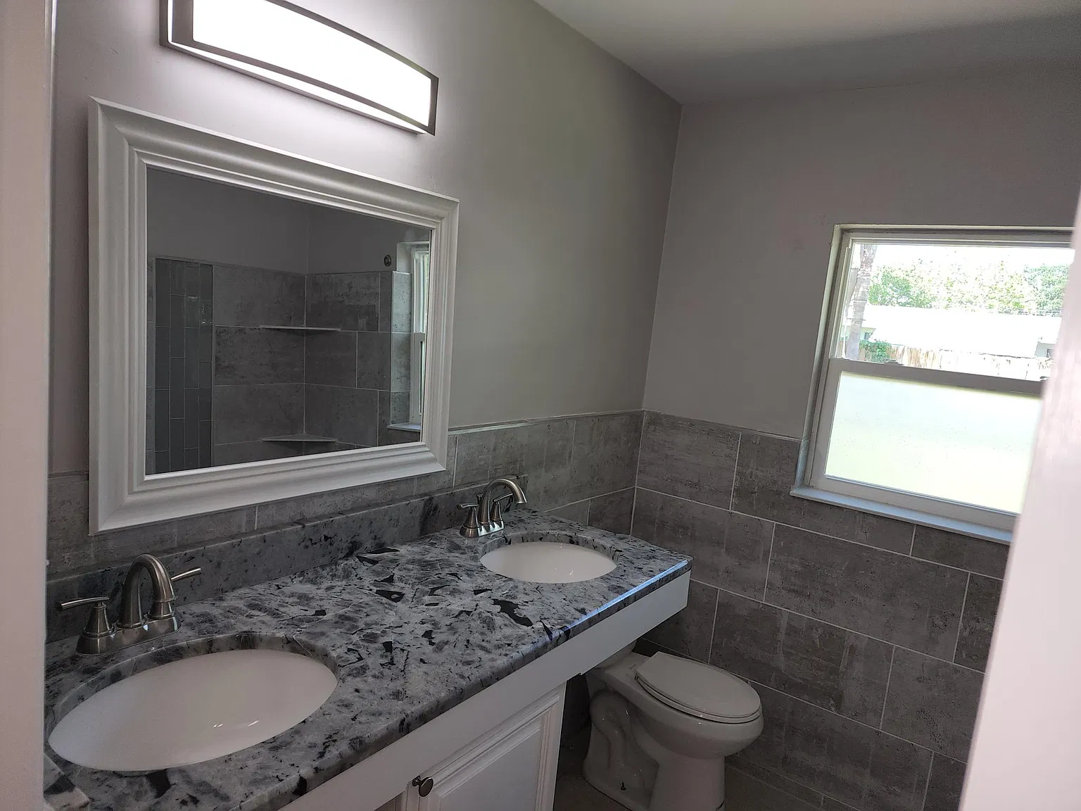 2 bed, 988 sqft, $2,395 — Photo 3