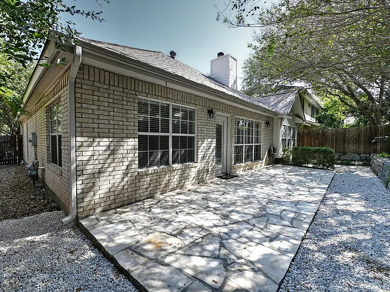 1615 Hawks Tree Ln — Photo 6