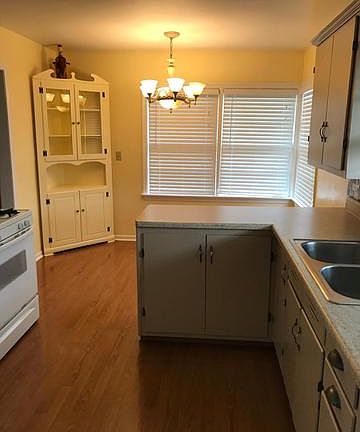 5th image of 7322 Woodmar Ave
