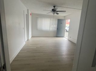 15324 Vanowen St #4, Van Nuys, CA 91406
