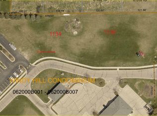 1138 E Commerce Blvd, Slinger, WI 53086