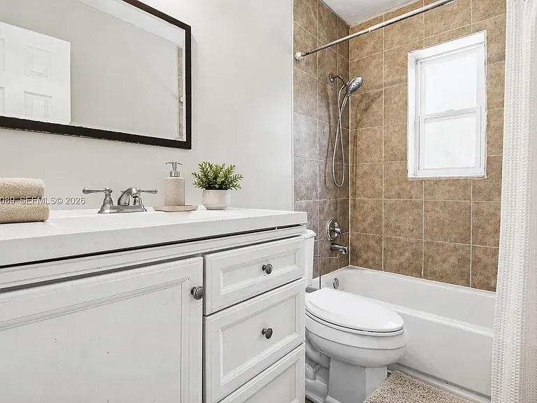 610 SW 2nd Ave #1 — Photo 22