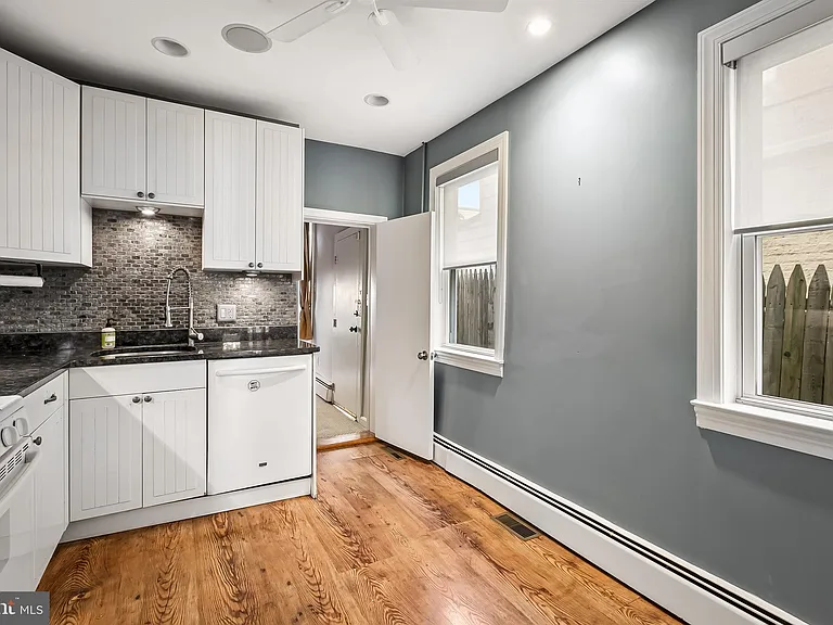 719 S Montford Ave — Photo 19