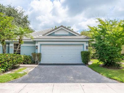 8915 Woodside Court, Davie, FL, 33328