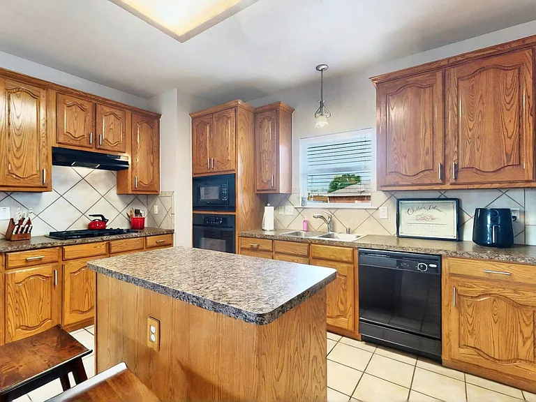 1236 Blue Brook Dr — Photo 14