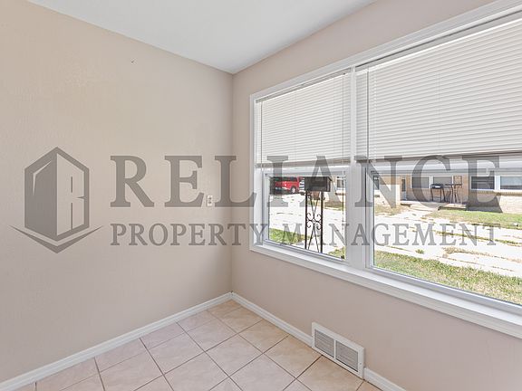 5th image of 4912 E Morris St