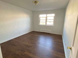 34-33 24th St #2, Astoria, NY 11106
