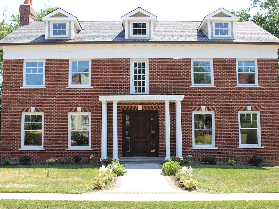 1st image of 300 Knollwood Ave