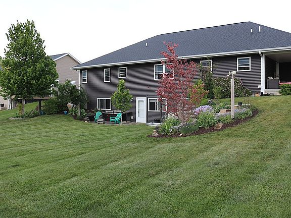 4th image of 158 Mulberry Dr SE